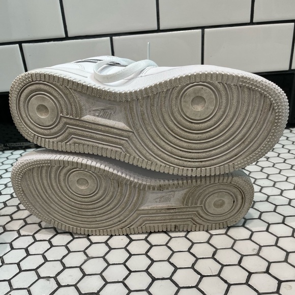 Nike Air Force 1 Mid White - Picture 5 of 7